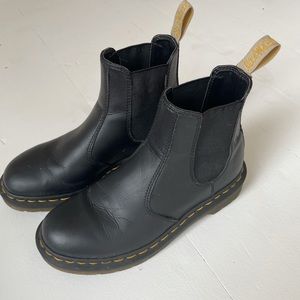 Doc Marten Chelsea Boots